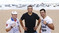 Lutadores do UFC visitam praias de Fortaleza