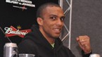 Edson Barbosa na coletiva de imprensa após o UFC RIO 142